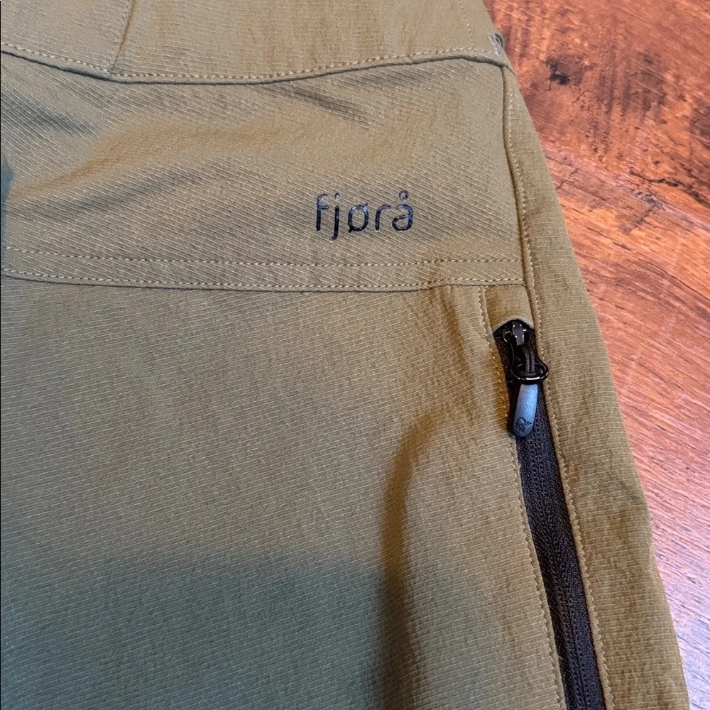 Phenomenal men’s Norrona brand Norwegian heavy duty sports shorts. Size m - Picture 8 of 9